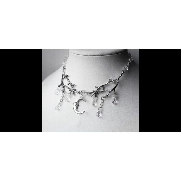 Beautiful woodland forest inspired moon-droplets Silver branch necklace - Picture 8 of 8